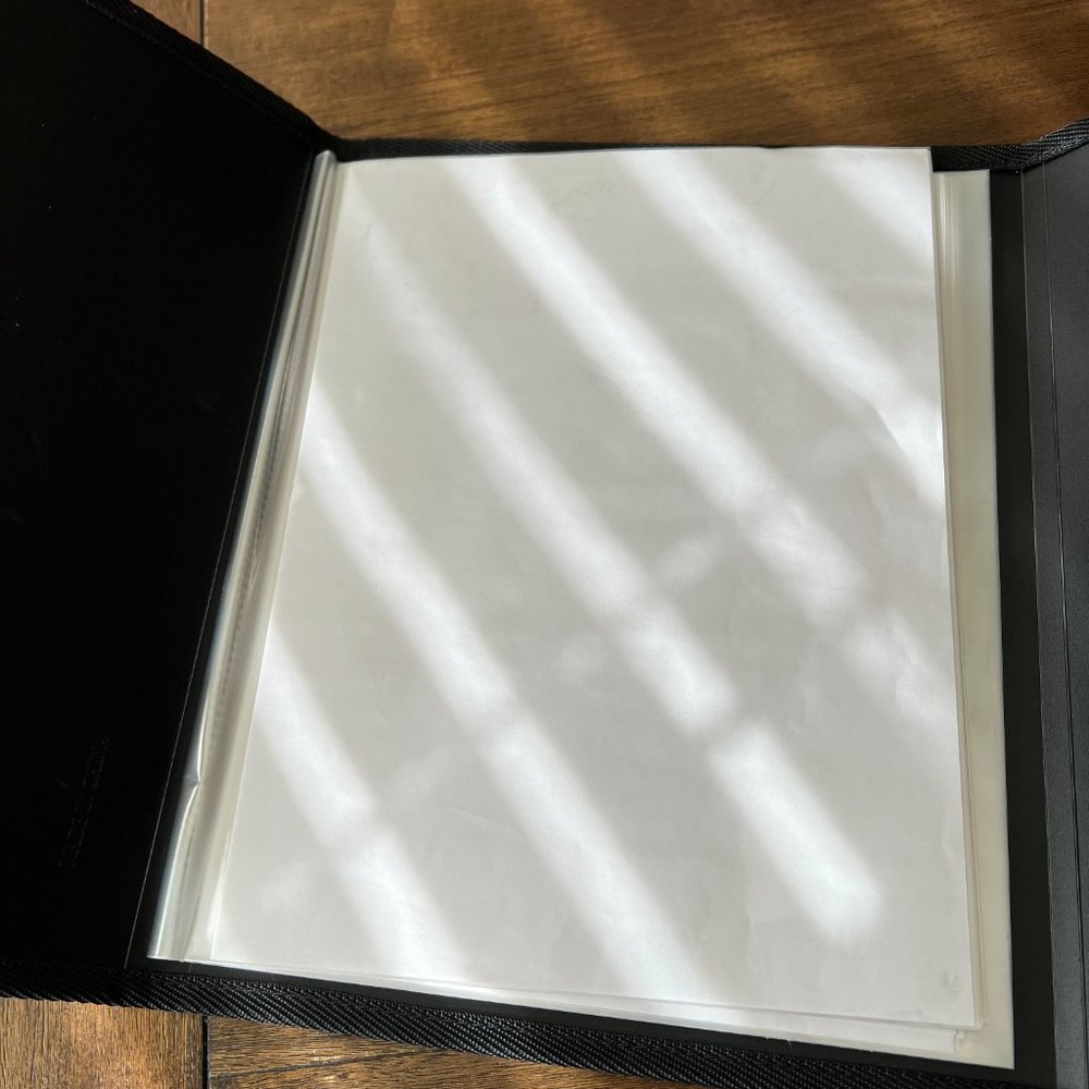 Presentation Folder - Picture 2 of 11